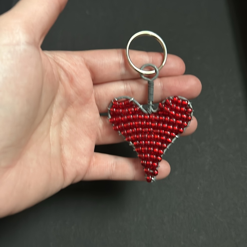 Cute beaded heart keychain - Picture 3 of 4